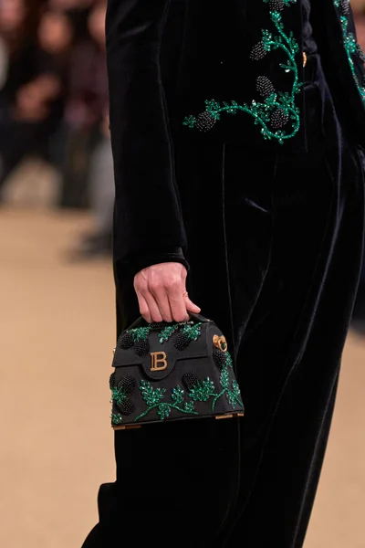 Look 122